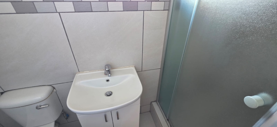 4 Bedroom Property for Sale in Kannoniers Park North West